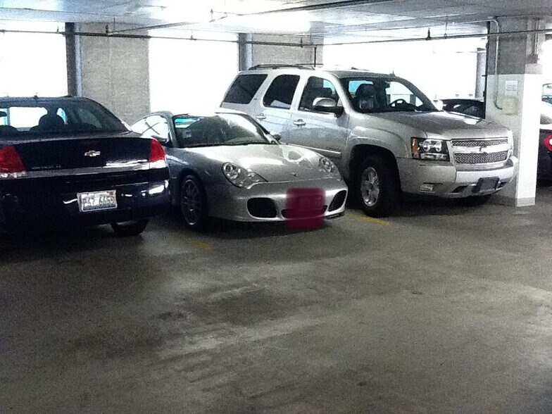 Building Photo - 212 E Cullerton St