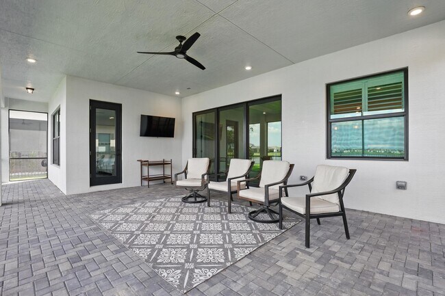 Building Photo - 5366 Santa Rosa Ln