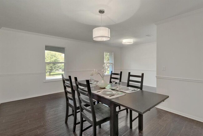 Building Photo - 7204 Hartnell Dr
