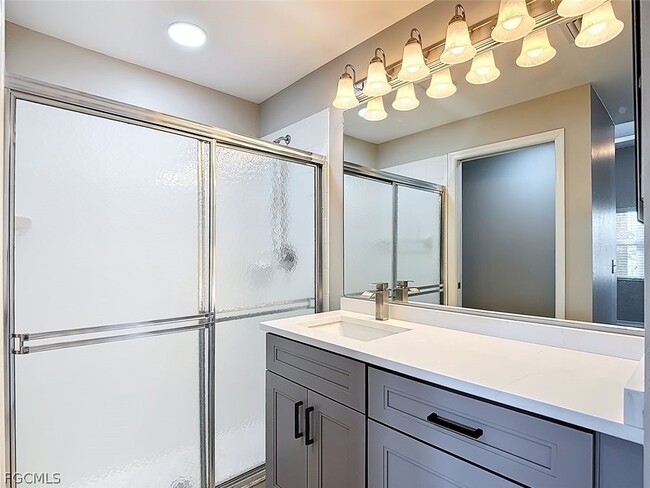 Building Photo - 12151 Summergate Cir