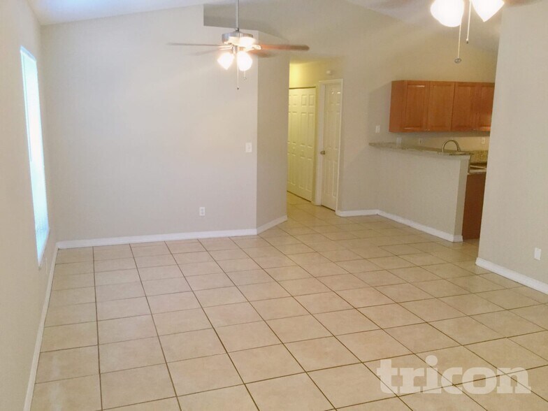 Building Photo - 682 Channing Dr