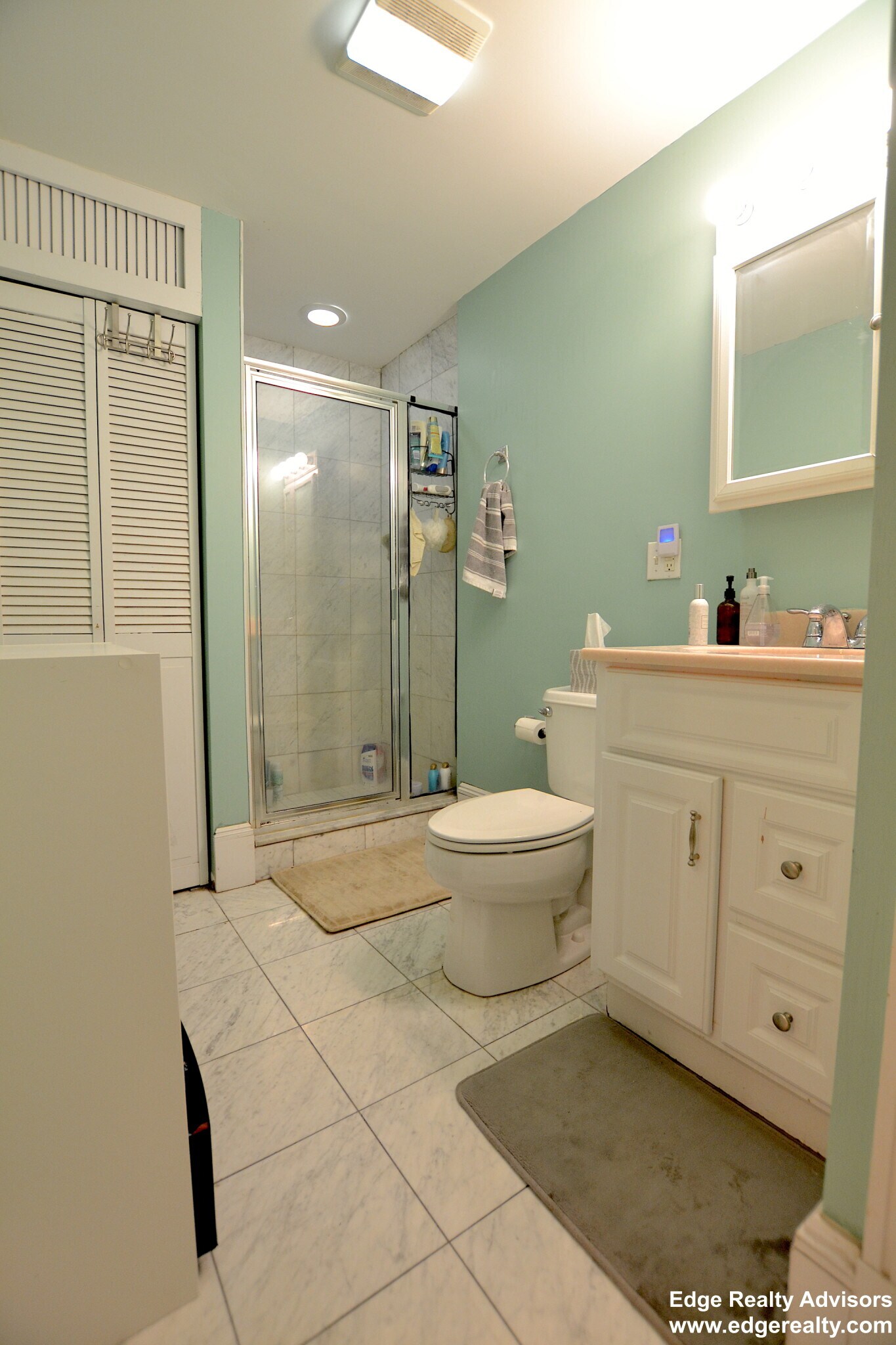 Building Photo - 18 Sutherland Rd