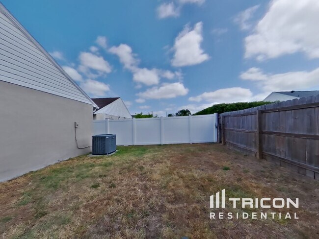 Building Photo - 429 Delicata Dr