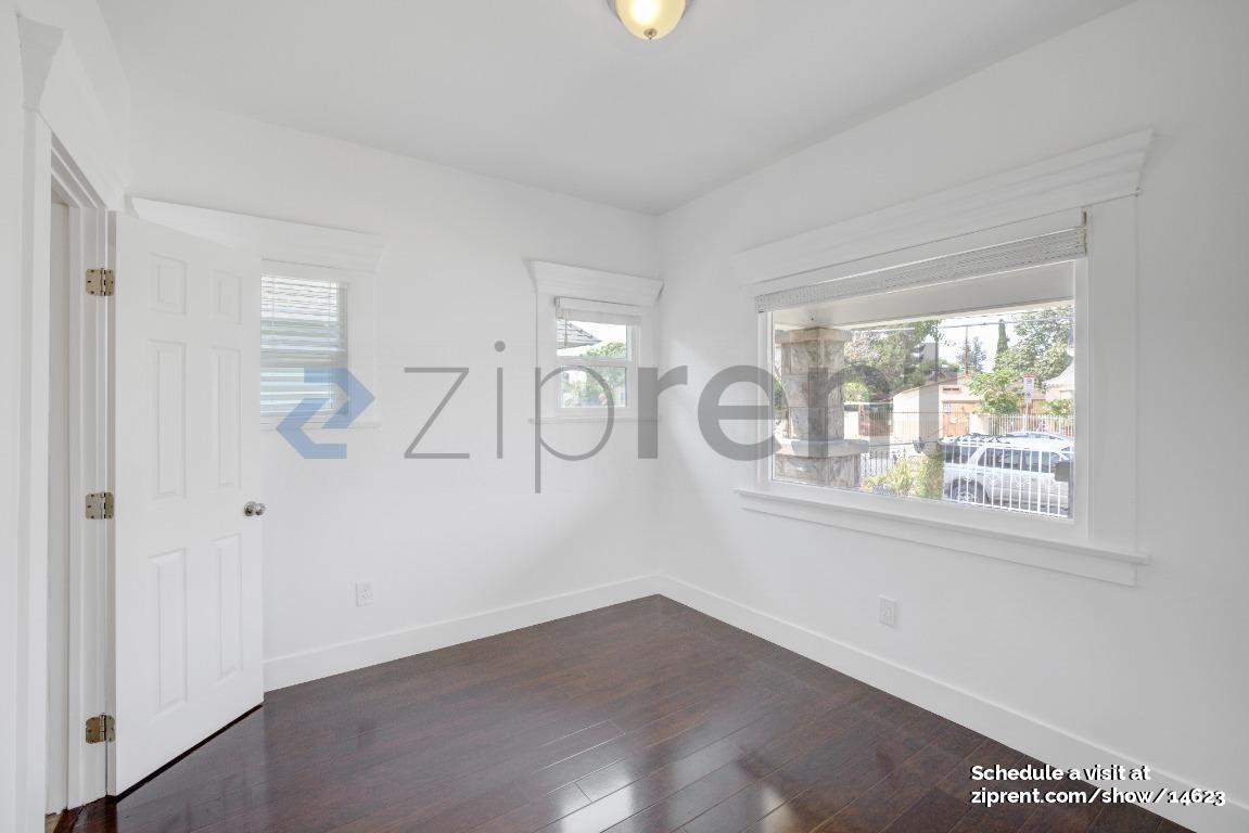 Building Photo - 1464 W 24th St