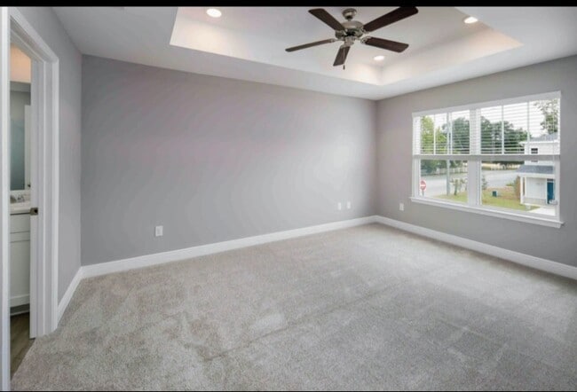 Building Photo - 319 Carmel Dr