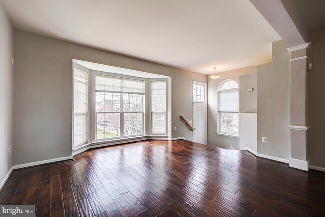 Building Photo - 6160 Cinnamon Ct