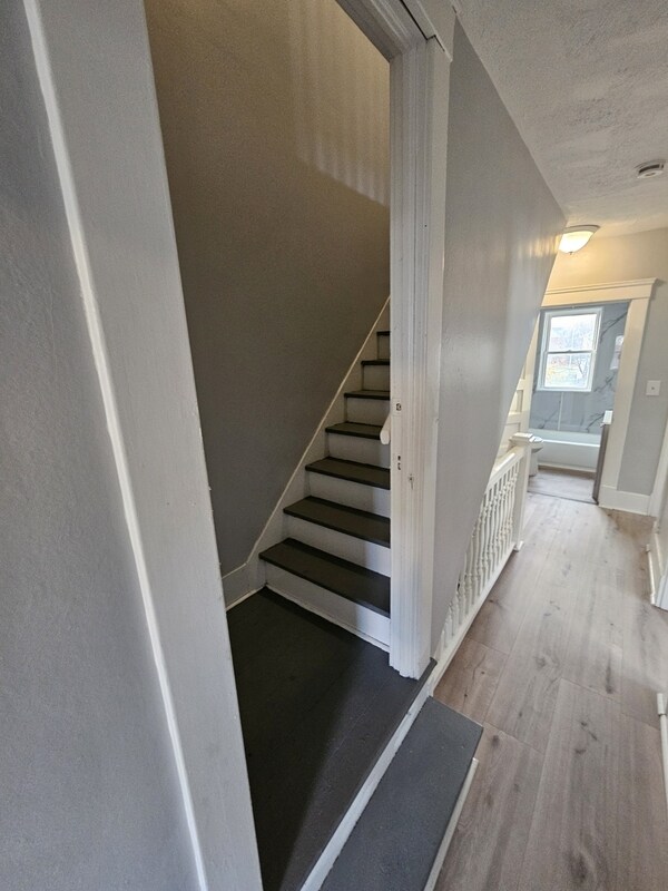 Building Photo - 1852 E 32nd St