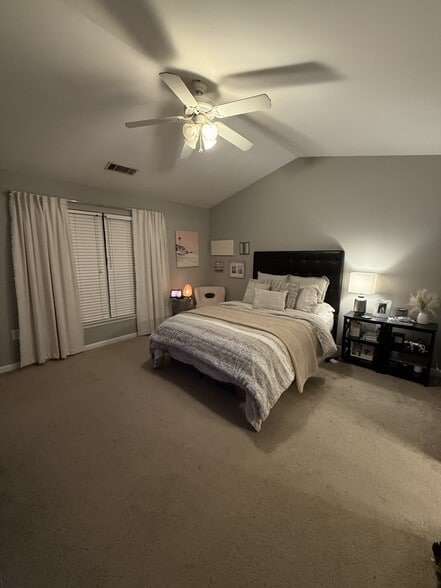 Building Photo - 490 S Barnett Shoals Rd