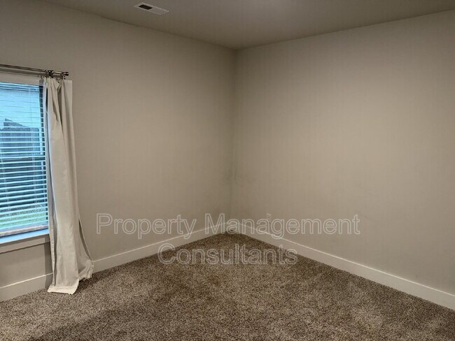 Building Photo - 14872 Demarie Ln