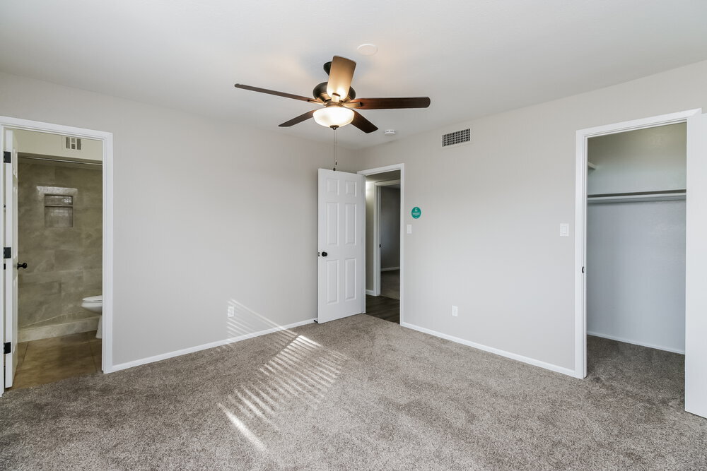Building Photo - 3421 E Dragoon Ave