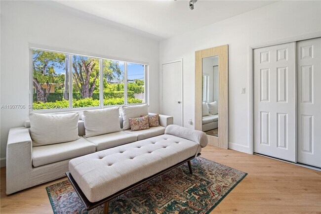 Building Photo - 200 Shore Dr S