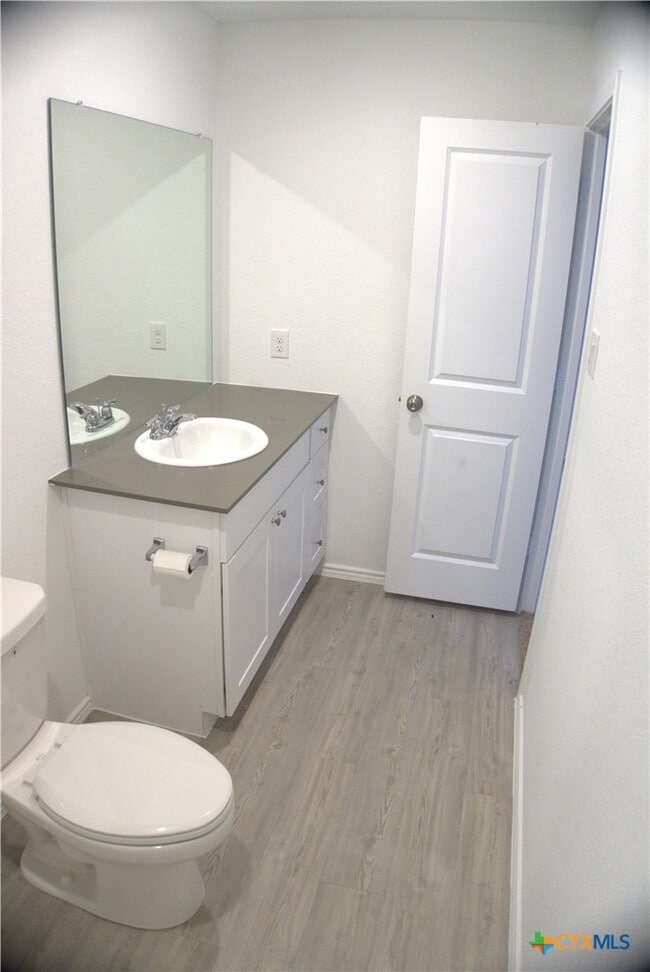 Building Photo - 809 Riviera Ct