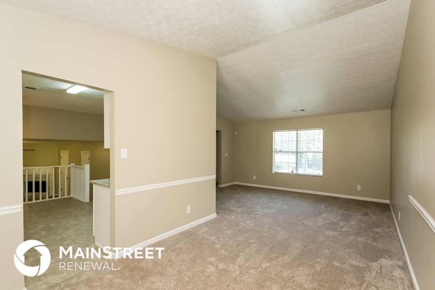 Building Photo - 6661 Rebecca Lou Ln