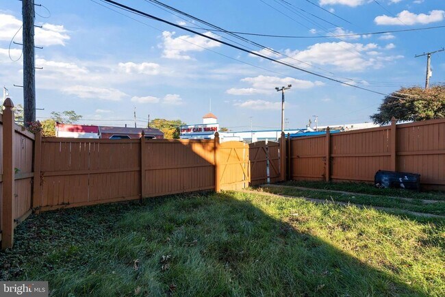 Building Photo - 8604 Chestnut Oak Rd