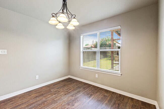 Building Photo - 1617 Shadow Canyon Dr