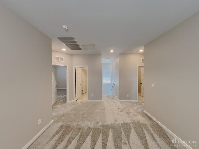 Building Photo - 2831 Lindsey Spgs St