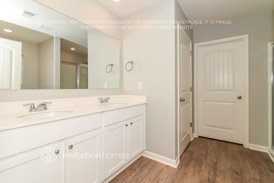 Building Photo - 61 Durana Ln