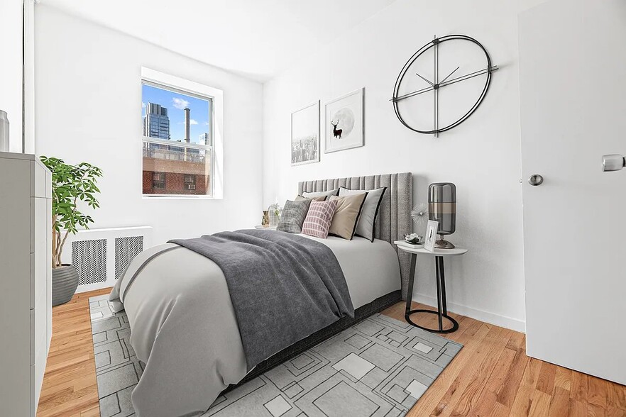 Building Photo - 243 W 63rd St