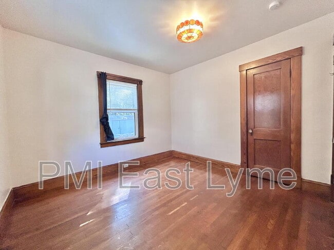 Building Photo - 261 Boswell Ave