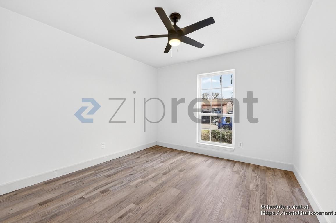 Building Photo - 2505 Clearwood Dr