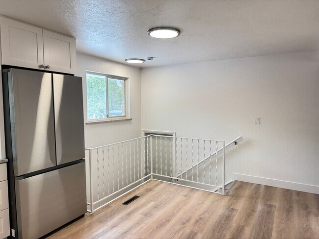 Building Photo - NEWLY REMODELED 3 Bed 2 Bath Home of Linden in Boulder-Available NOW!