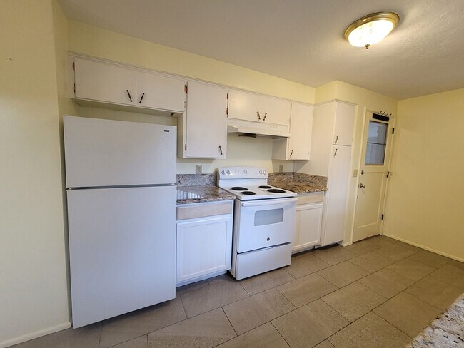 Building Photo - 01012