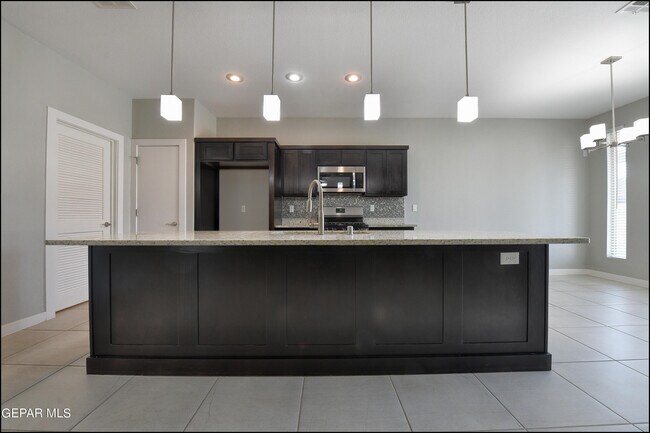 Building Photo - 7825 Enchanted Range