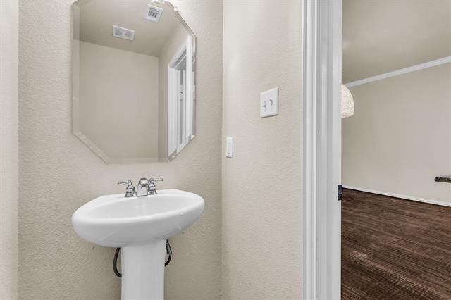 Building Photo - 2500 Rockbrook Dr