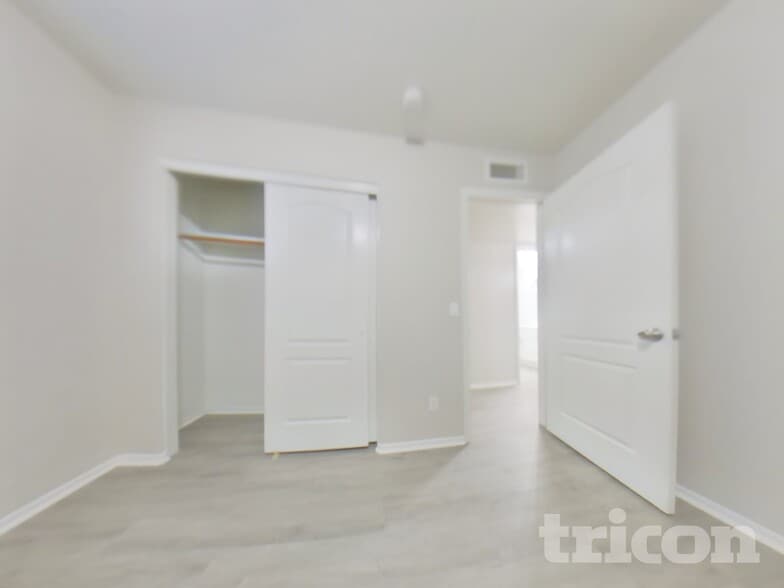 Building Photo - 929 N Kingston St