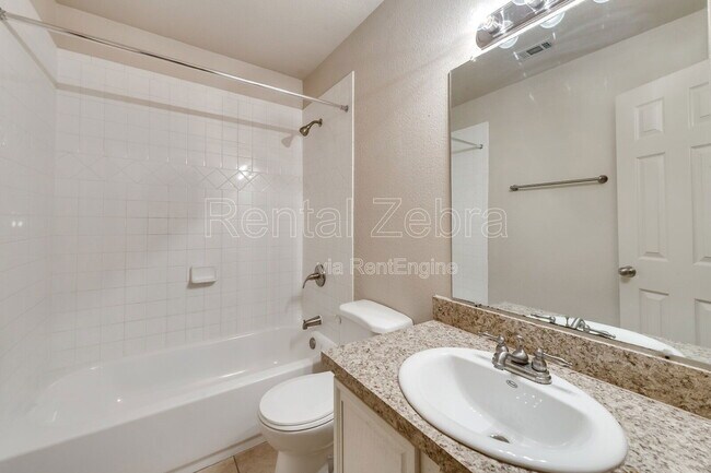 Building Photo - 902 Astaire Ave