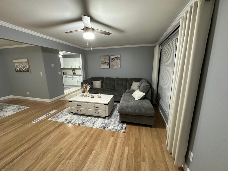 Building Photo - 3440 Laura Ln