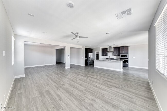Building Photo - 510 Copper Falcon Ave