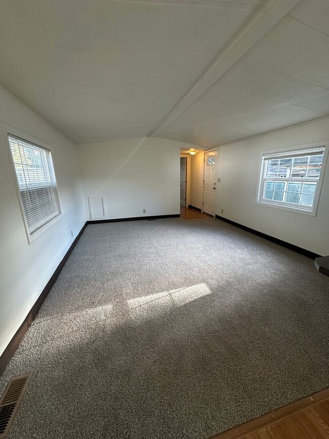 Building Photo - Seaj3701 Fir Grove Mobile Park