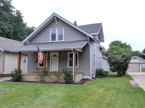 Building Photo - 536 Lawn Dr