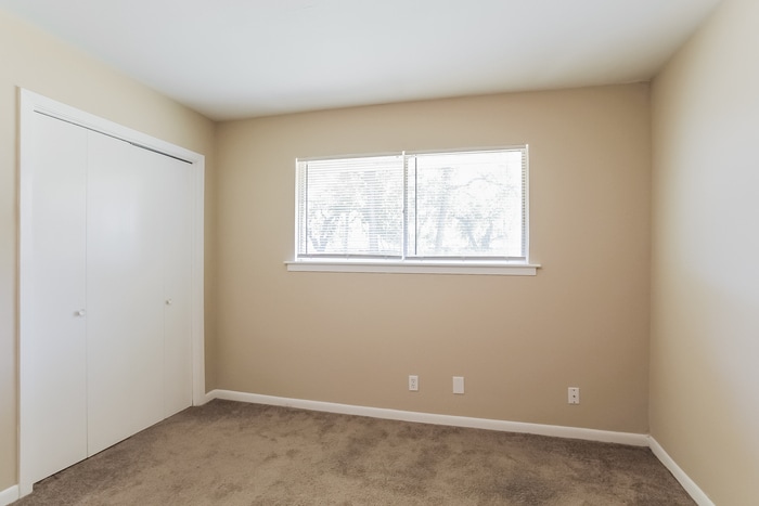 Building Photo - 1607 17th Ave N