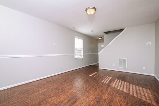 Building Photo - 721 Champion St