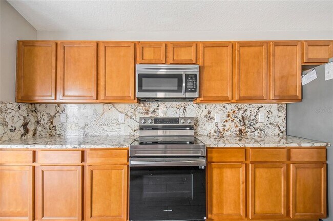 Building Photo - 4655 Doral Park Ave