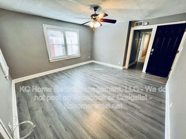 Building Photo - 1114 W 41st Terrace