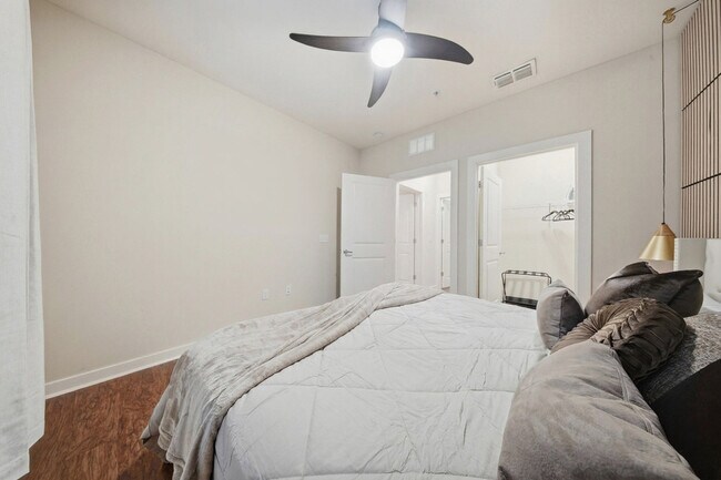 Building Photo - 1700 W Cleveland St