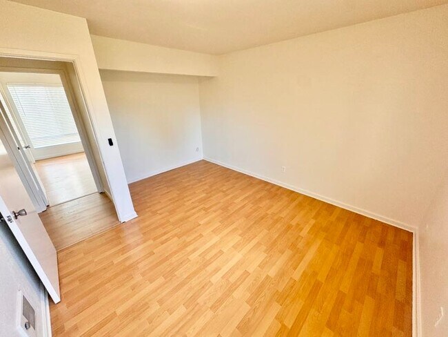 Building Photo - 7958 Mission Center Ct
