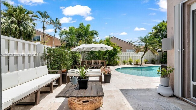 Building Photo - 321 SW 194th Ave