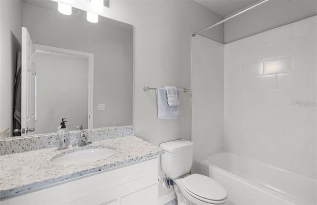 Building Photo - 9203 Bella Terraza Way
