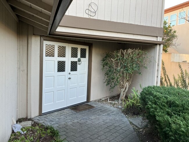 Building Photo - 173 Birch Ave