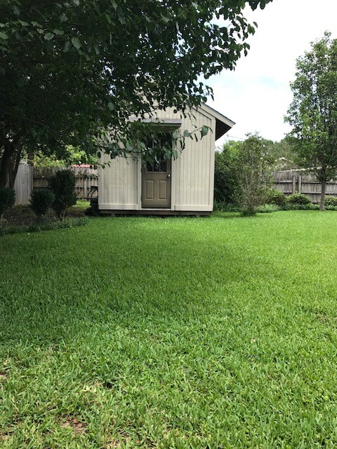 Building Photo - 302 Newcastle Dr