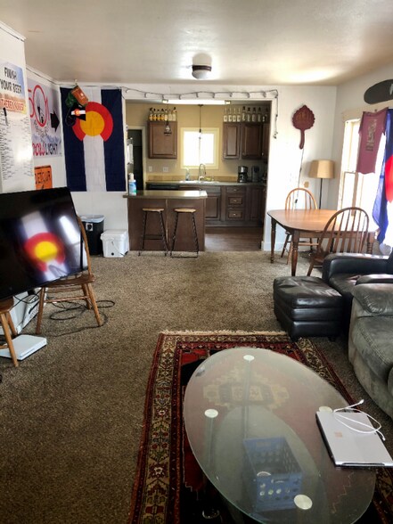 Building Photo - 517 W Myrtle St