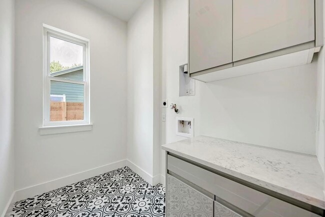 Building Photo - 200 Tillery Sq