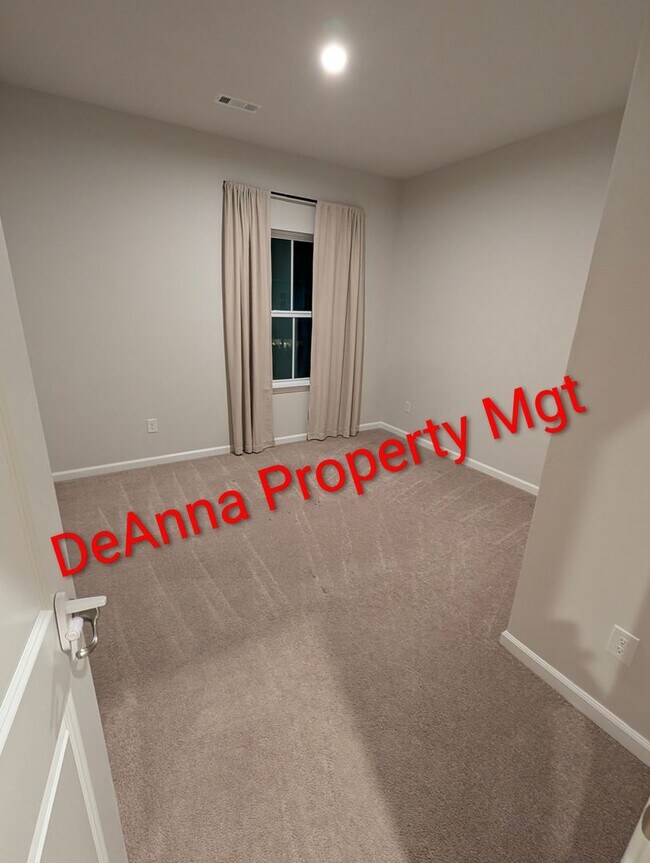 Building Photo - Luxury -3 bedroom Townhome. Avon, Oh.