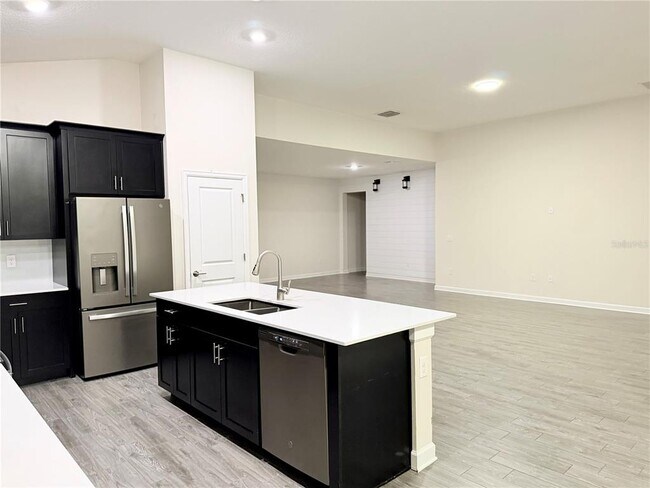 Building Photo - 2065 Camden Loop