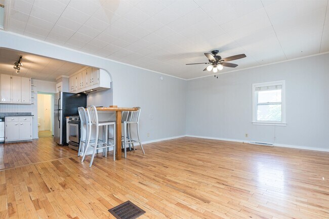 Building Photo - 21 Folsom St