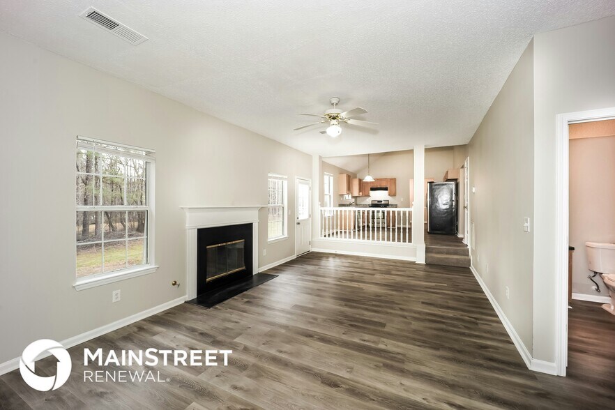 Building Photo - 7030 Mahogany Dr